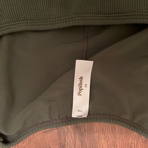 NWT Built-In Shapewear Long Sleeve Midi
Lounge Dress XS Olive Green - Picture 4 of 8